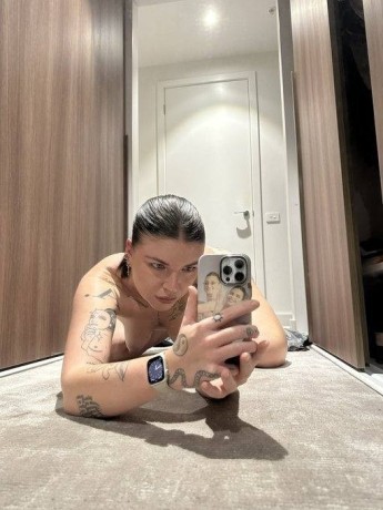 1-660-215-8485-available-for-hookup-drugsmeetups-big-1