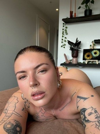1-660-215-8485-available-for-hookup-drugsmeetups-big-3