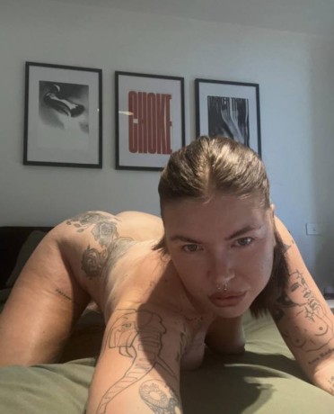 1-660-215-8485-available-for-hookup-drugsmeetups-big-0