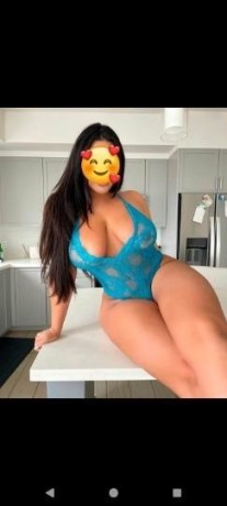 dominicana-en-la-zona-latina-caliente-grandes-nalgas-buenas-tetas-big-1
